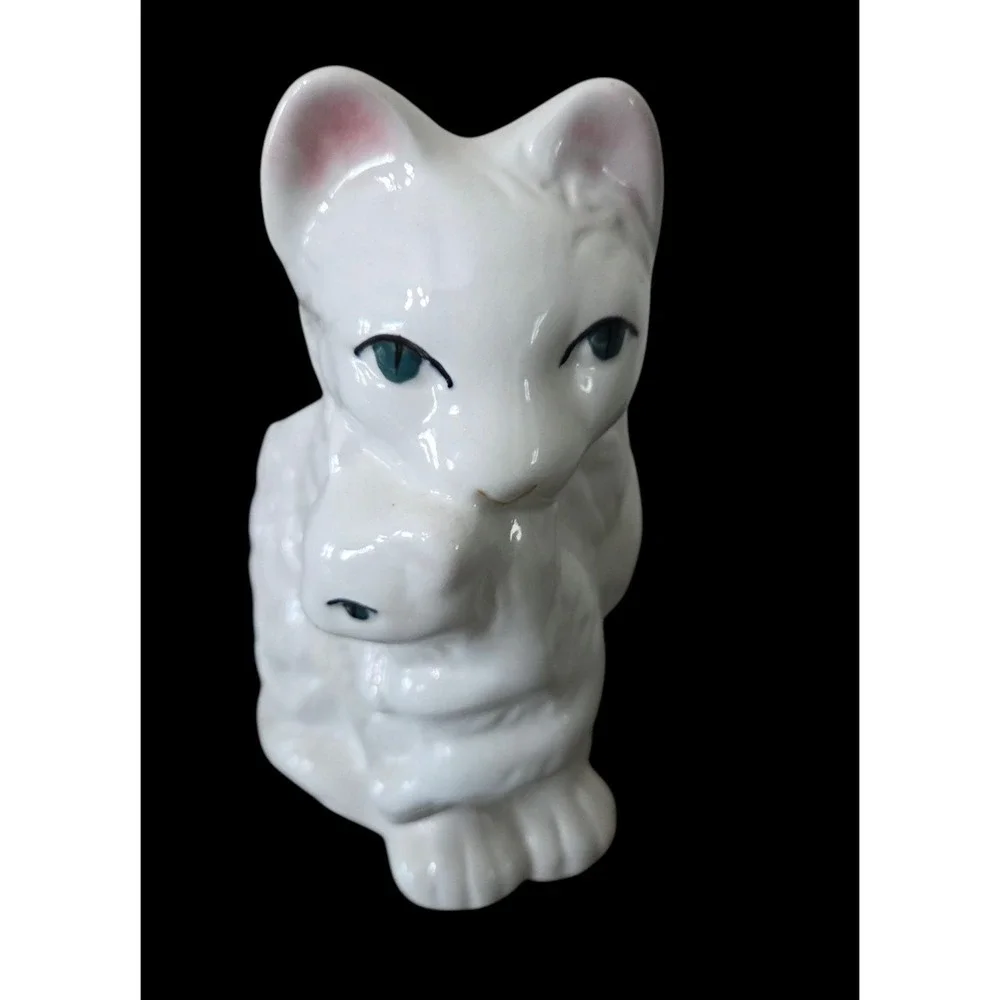 Vintage White‎ Ceramic Mother Cat Scruffing It's Baby Kitten Planter Handpainted